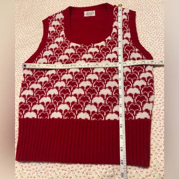 Vintage women’s pullover knit sweater vest size medium - Picture 4 of 5